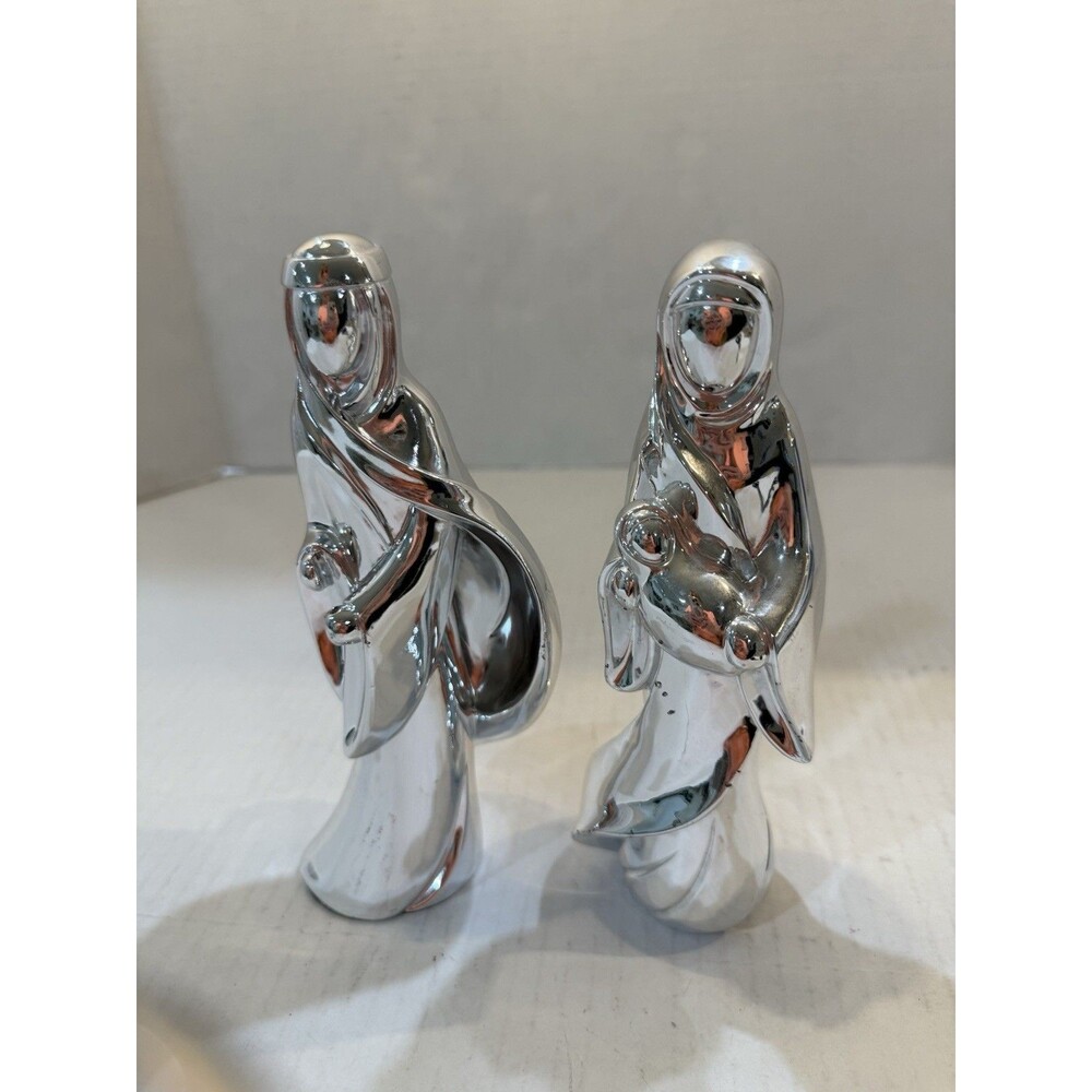 Vintage House of Lloyd Christmas Around the World Mary Jesus Joseph Nativity Set